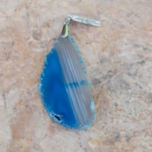 Achát szinezett vegyes szelet medál 4-10 cm kék