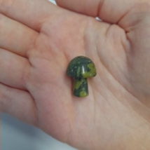 Zöld jade  masszírozó gomba 21*16mm