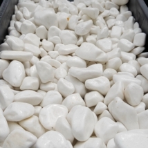 Lakkozott fehér kő 1-3 cm 8 kg DOBOZOS