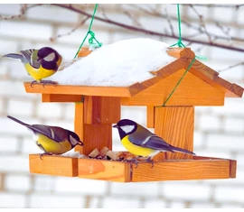 Házak, etetők és itatók Házak, etetők és itatók