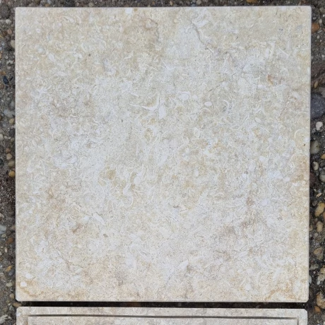 Mészkő antikolt kerítés pillér 30*30*2 cm