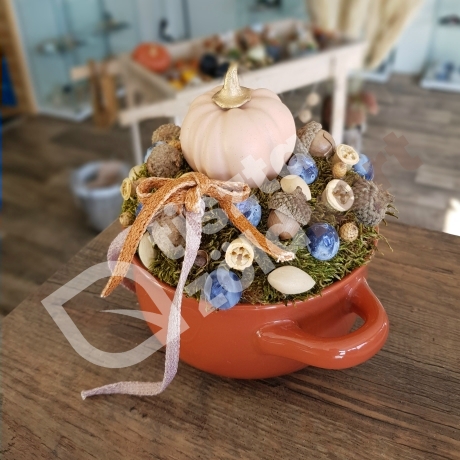 Cserépedényes őszi asztali dekoráció-rozsdabarna