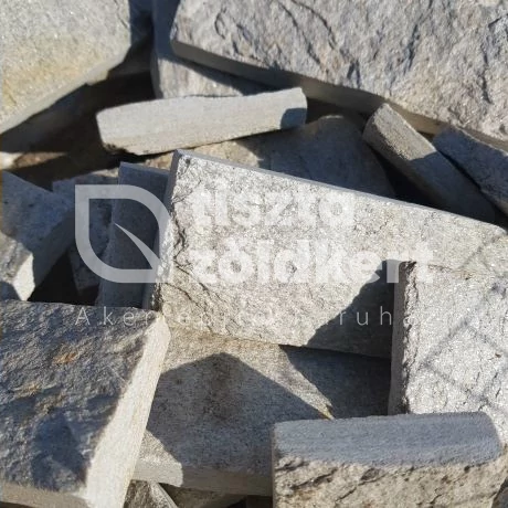 Gneisz Naxos szabályos burkoló