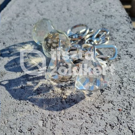 Kulcstartó kristály fazettált csepp, 3 cm