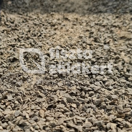 Bazalt zúzalék  besöprő  2-4 mm Big Bag 0,7 m3
